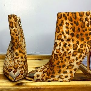 Leopard print booties, 4 inch heel, Size 7